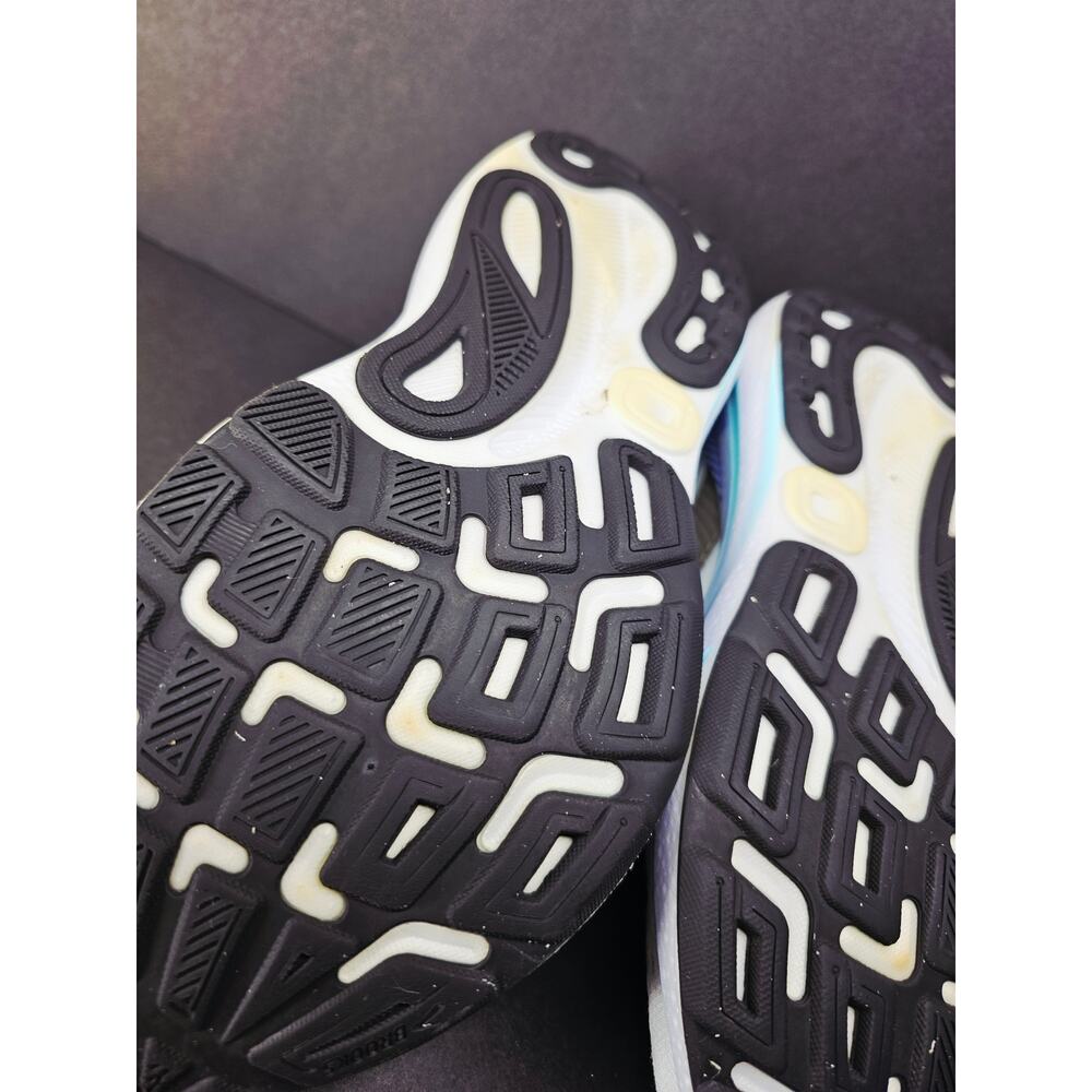 Brooks Women 8 Comfy footwear - Picture 3 of 10